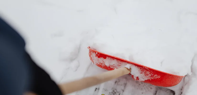 Staying Safe During the Holidays: Snow Safety Tips for Businesses